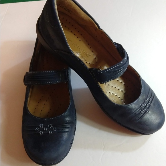 clarks navy mary jane shoes